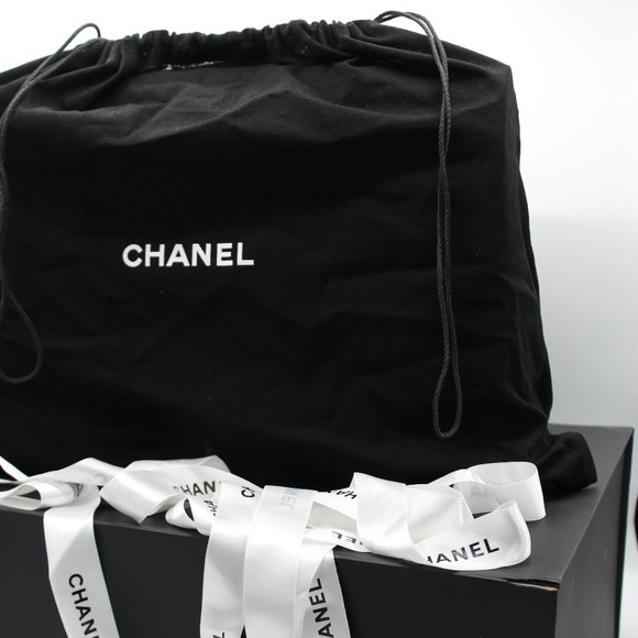 Chanel Caviar Quilted Maxi Double Flap Black - Picture 3 of 16